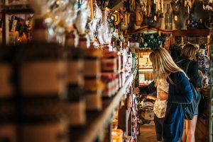 Nowe trendy w branży producentów opakowań: co warto wiedzieć?