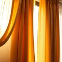 Jak wybrać tkaniny zasłon, które skutecznie poprawią komfort cieplny i oszczędzą energię w domu