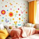 Naklejki ścienne do pokoju dziecka: kiedy warto je wybrać i jak zadbać o bezpieczeństwo oraz jakość dekoracji