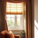 Plisy czy zasłony do chłodnego pokoju: jak wybrać osłony okienne, które pomagają utrzymać komfort termiczny i estetykę wnętrza