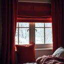 Osłony okienne do sypialni zimą: jak wybrać termoizolację i zadbać o komfort cieplny oraz prywatność